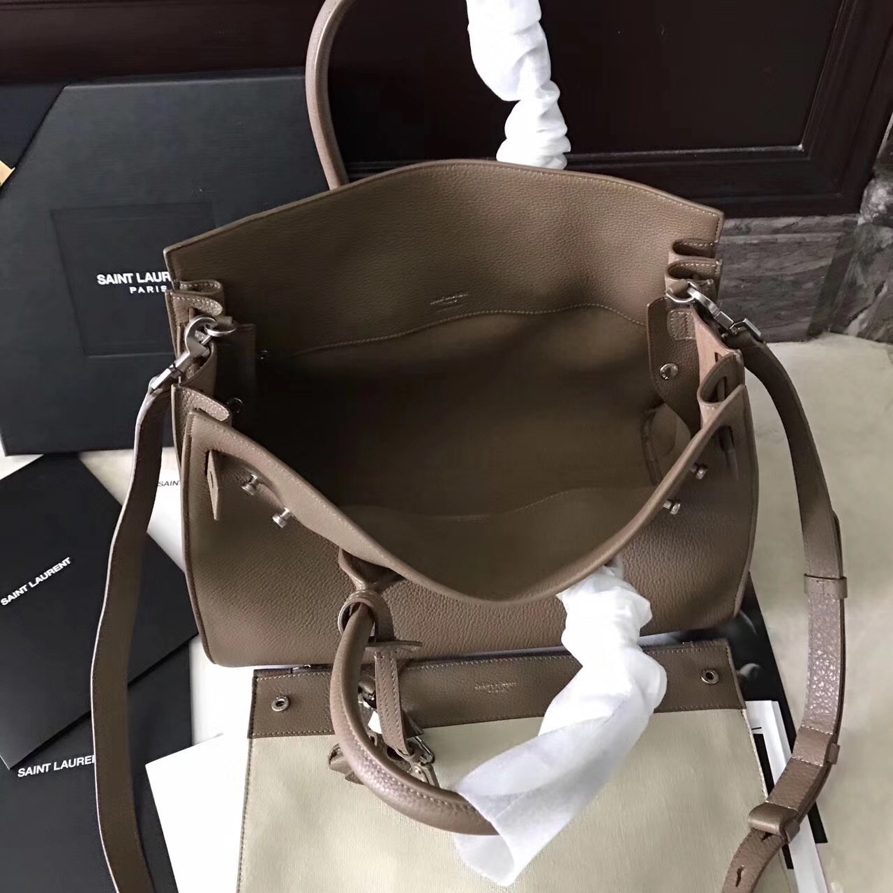 Sa**t Lau*nt small sac de jour souple bag in taupe grained leather