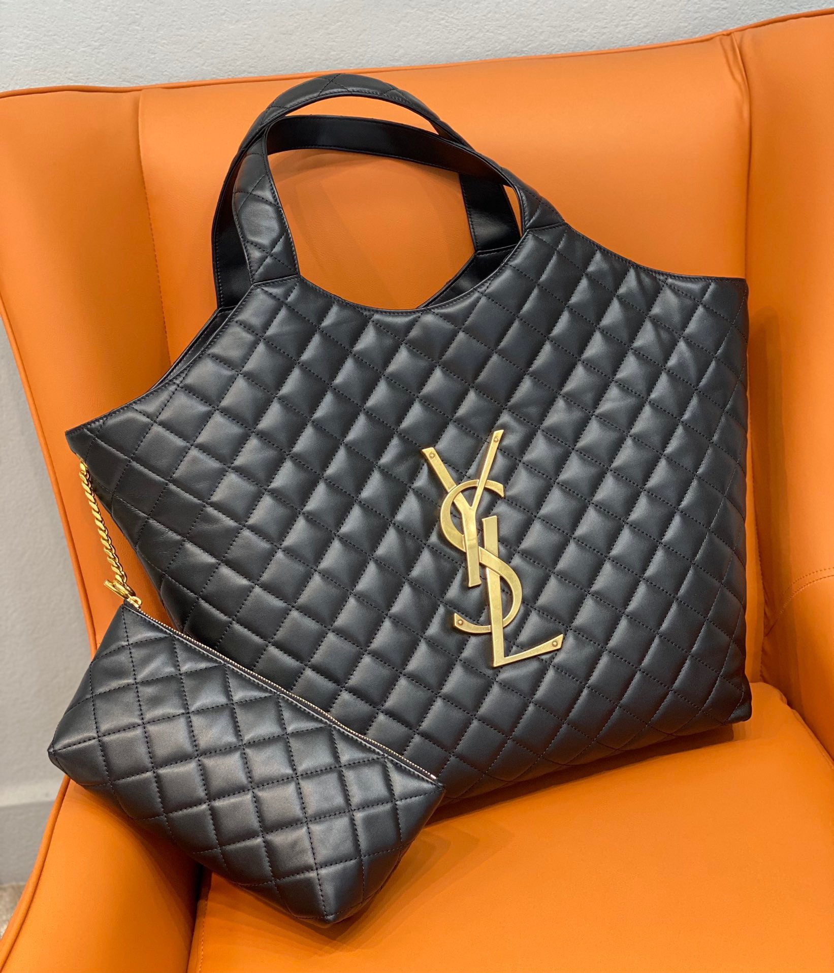 Sa**t Lau*nt icare maxi shopping bag in black quilted lambskin