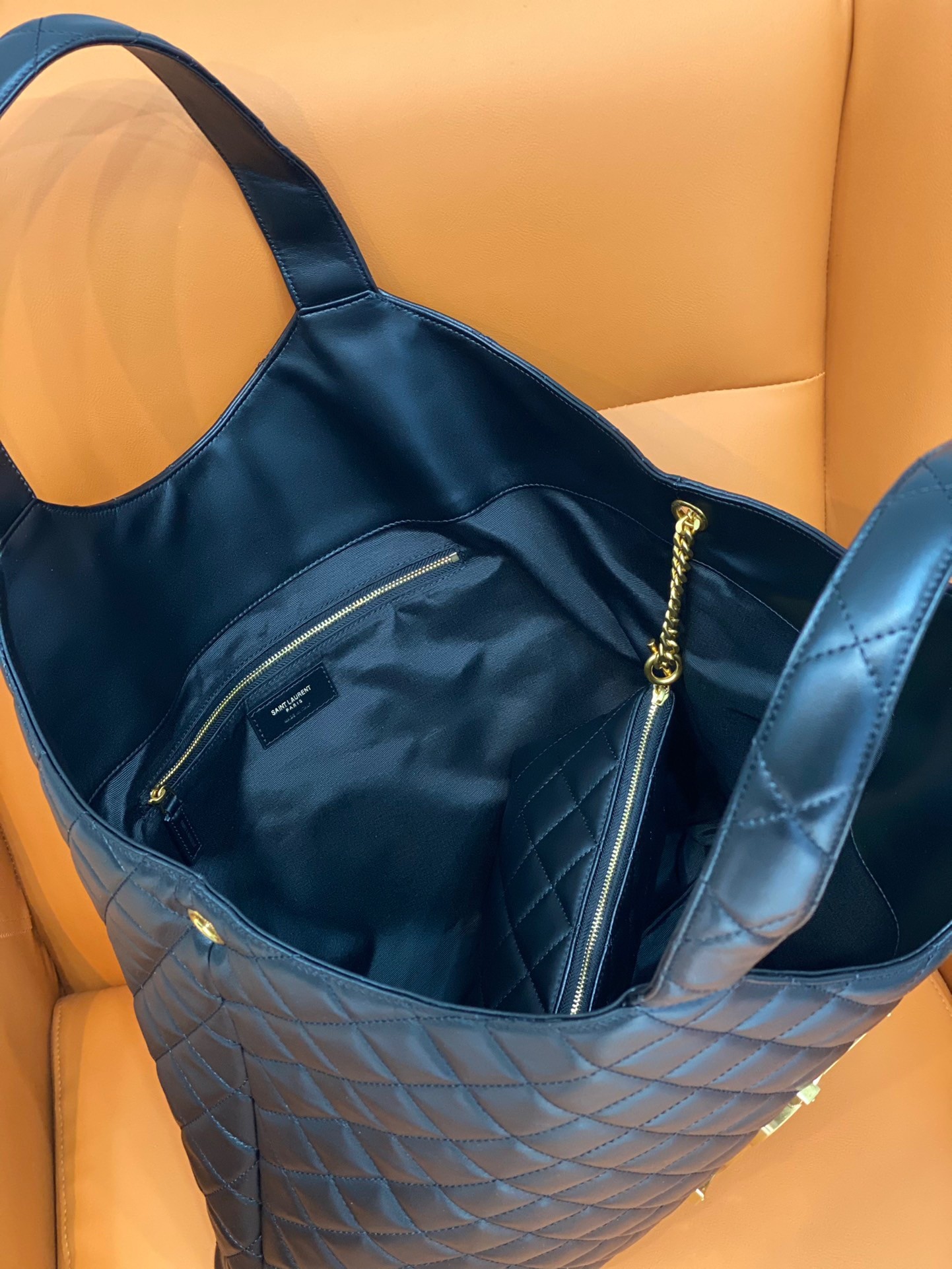 Sa**t Lau*nt icare maxi shopping bag in black quilted lambskin
