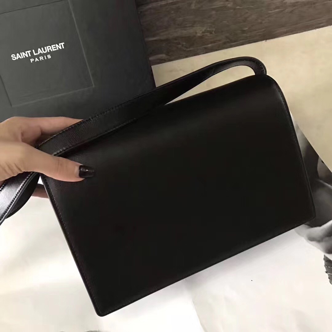 Sa**t Lau*nt medium bellechasse bag in black leather