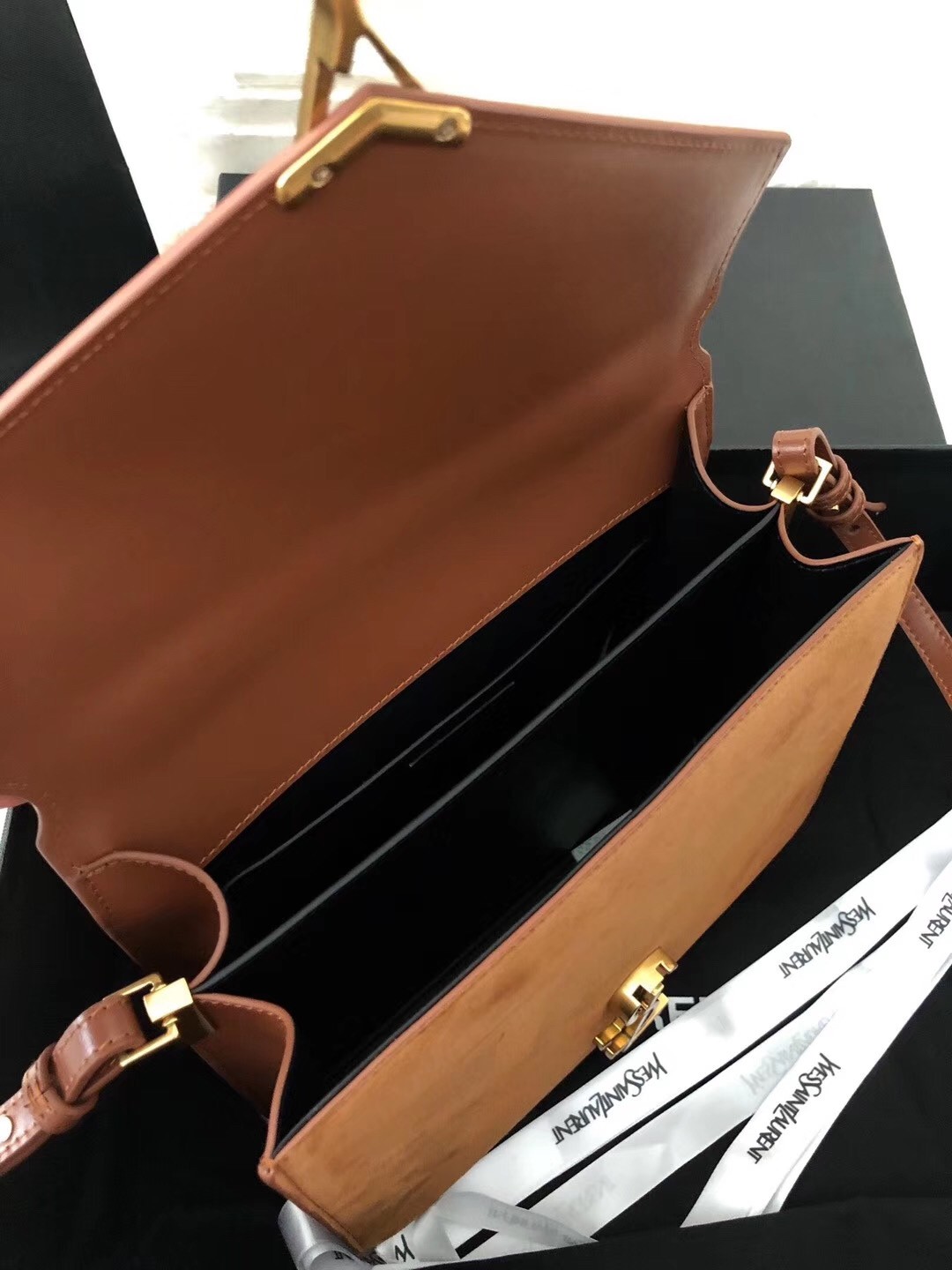 Sa**t Lau*nt cassandra medium bag in brown suede