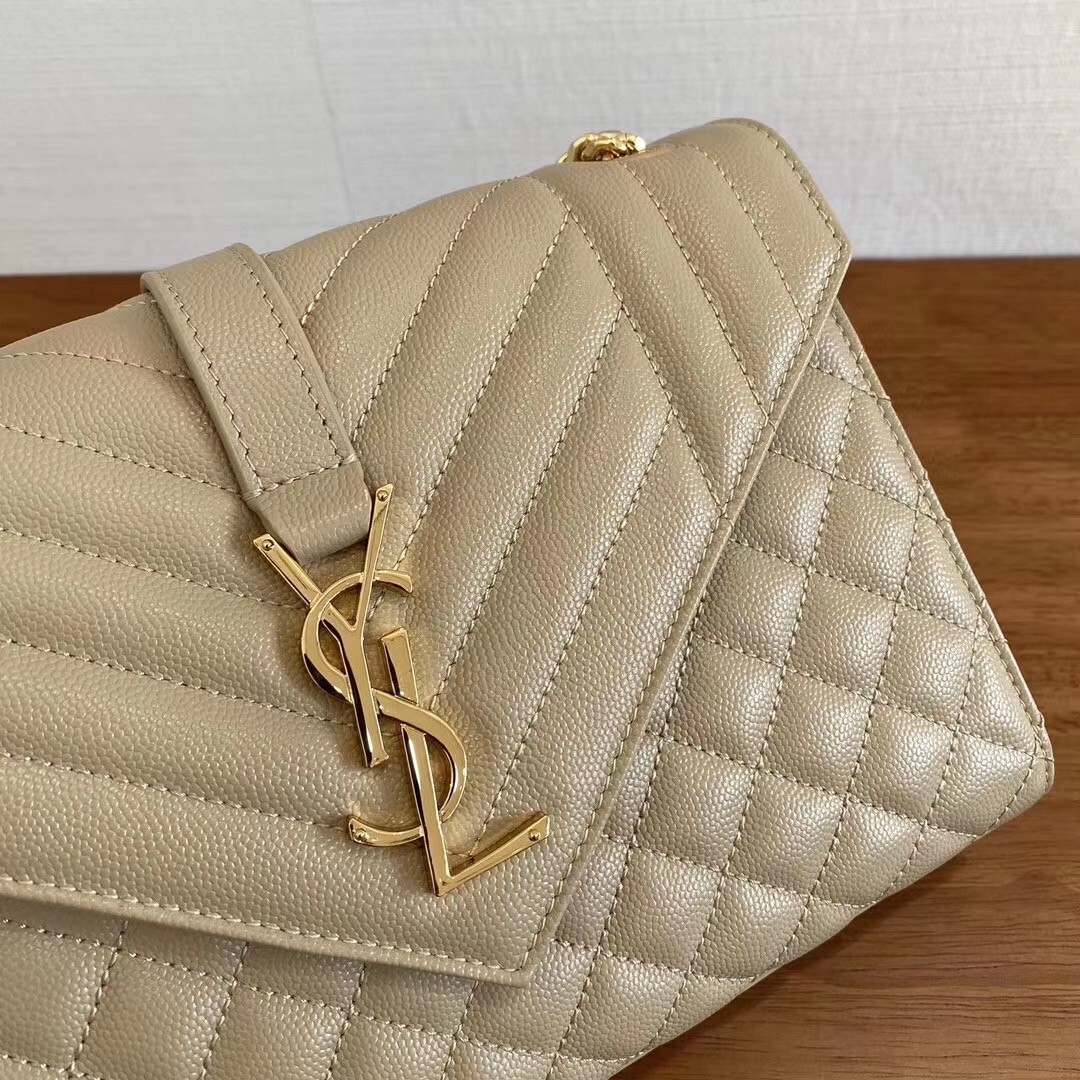 Sa**t Lau*nt medium envelope bag in beige grained leather