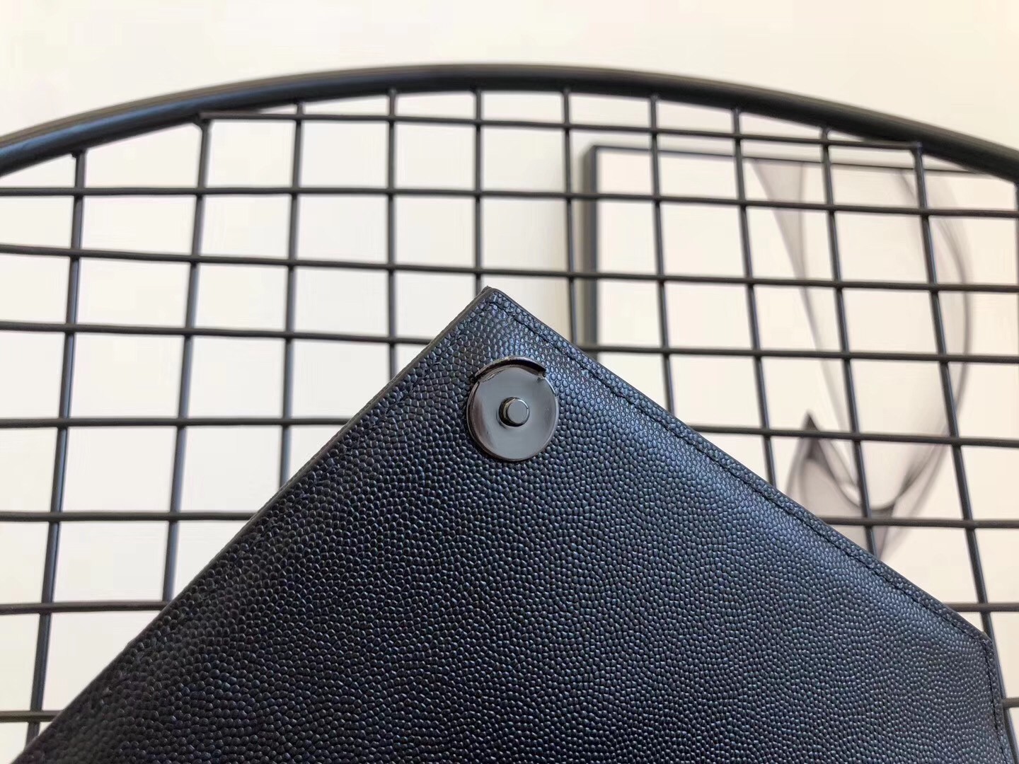 Sa**t Lau*nt medium envelope all black bag