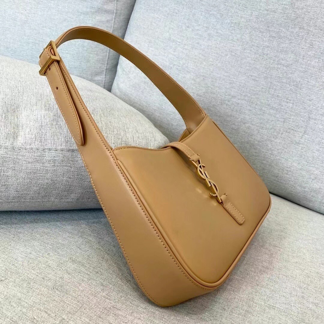 Sa**t Lau*nt le 5 À 7 hobo bag in brown leather