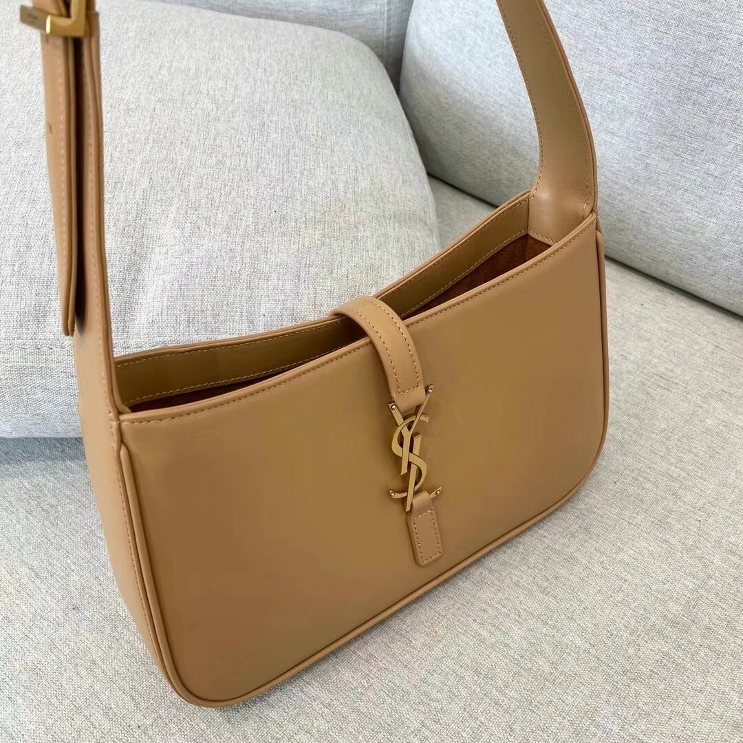 Sa**t Lau*nt le 5 À 7 hobo bag in brown leather
