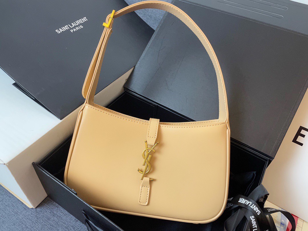 Sa**t Lau*nt le 5 À 7 hobo bag in naturel smooth leather