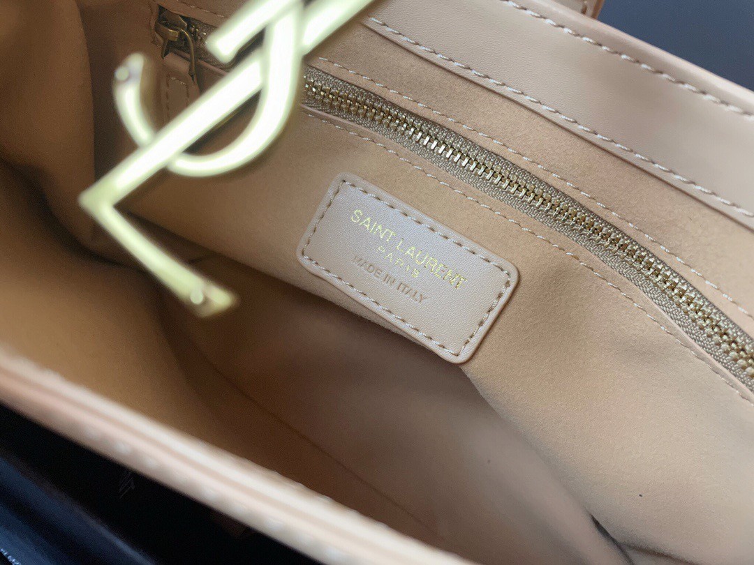 Sa**t Lau*nt le 5 À 7 hobo bag in naturel smooth leather