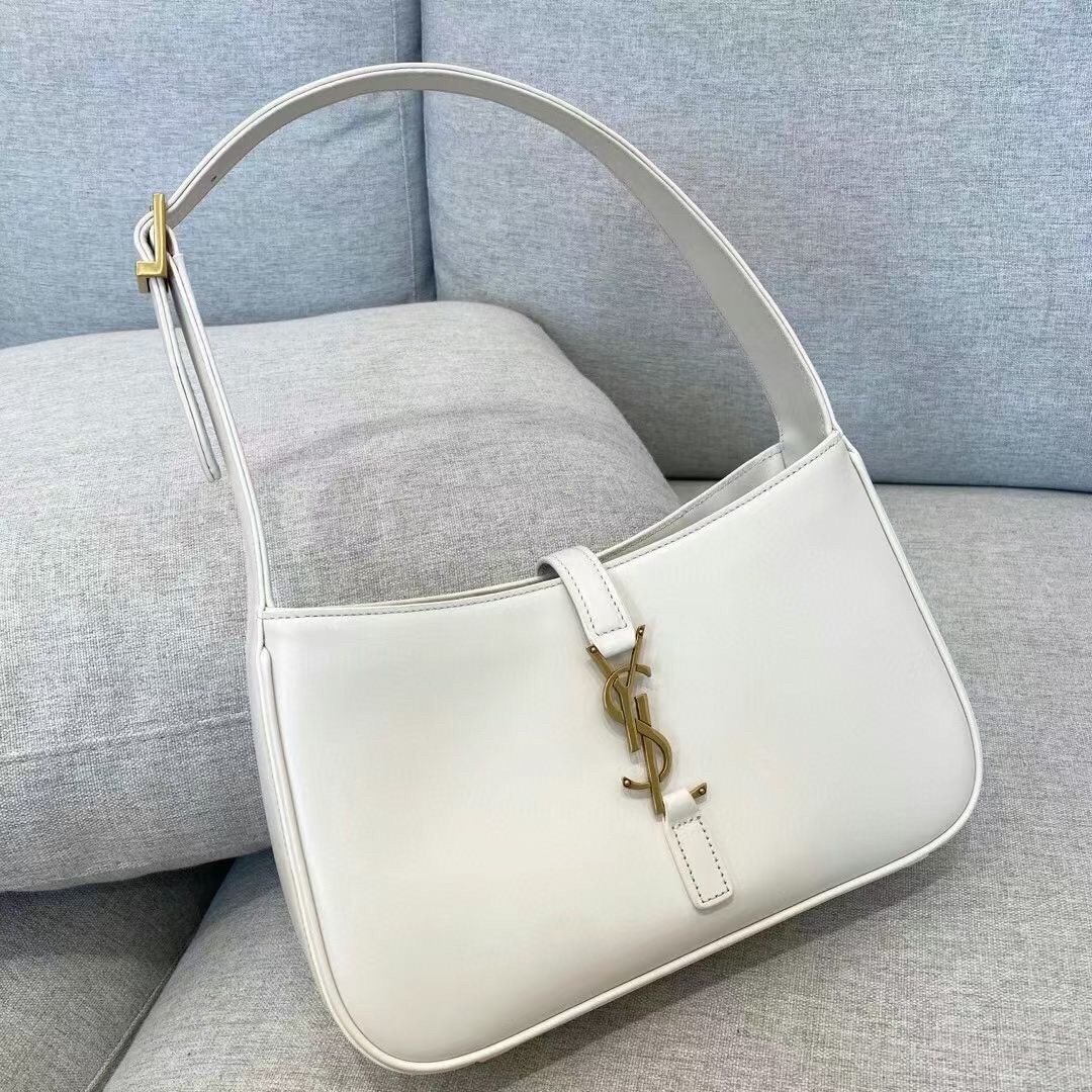 Sa**t Lau*nt le 5 À 7 hobo bag in white leather
