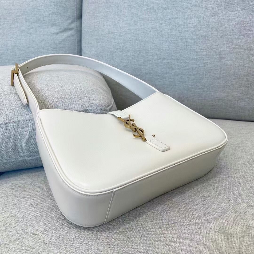 Sa**t Lau*nt le 5 À 7 hobo bag in white leather