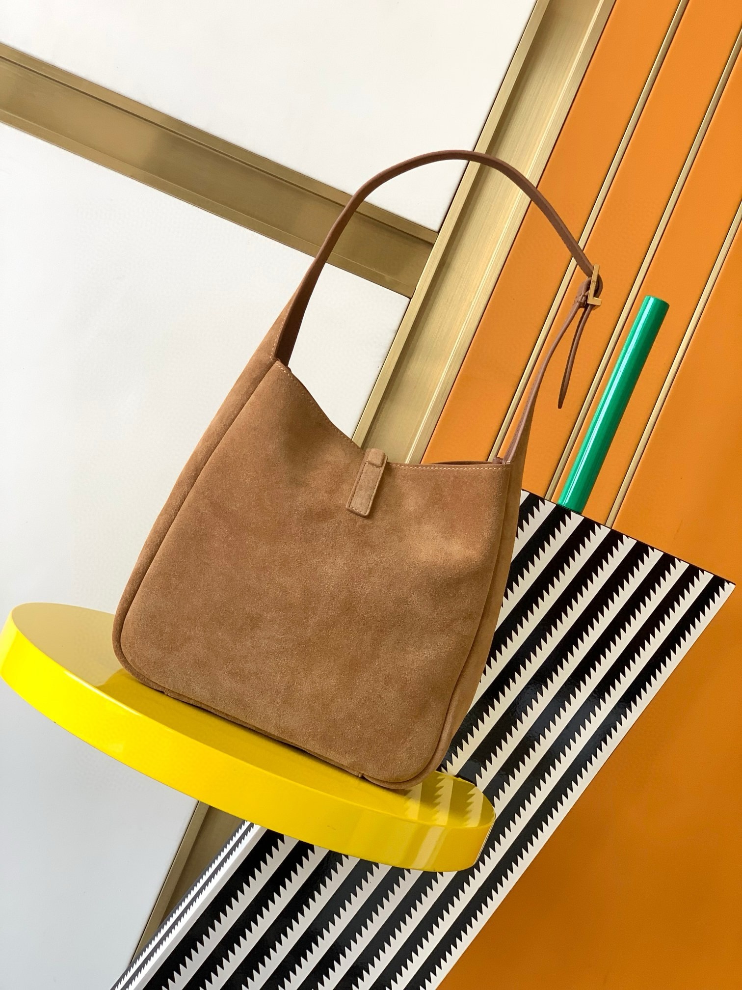 Sa**t Lau*nt le 5 À 7 s*pple small hobo bag in brown suede leather