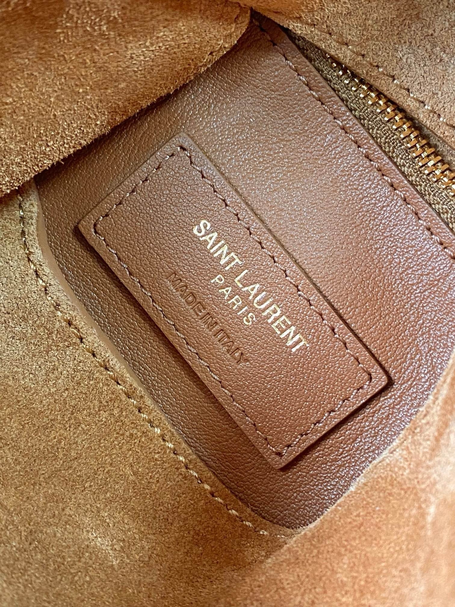 Sa**t Lau*nt le 5 À 7 s*pple small hobo bag in brown suede leather