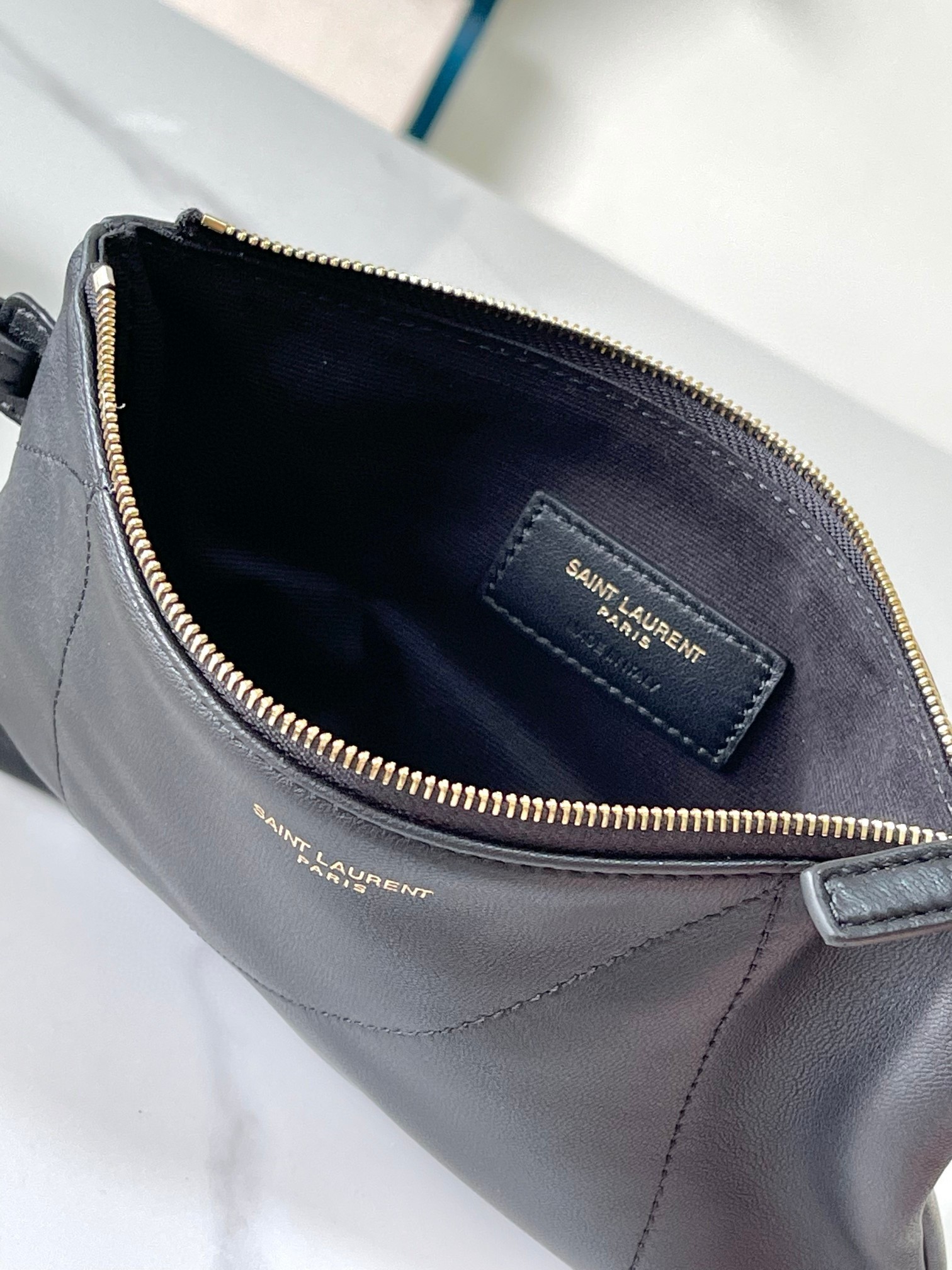 Sa**t Lau*nt jamie 4.3 pochon bag in black lambskin