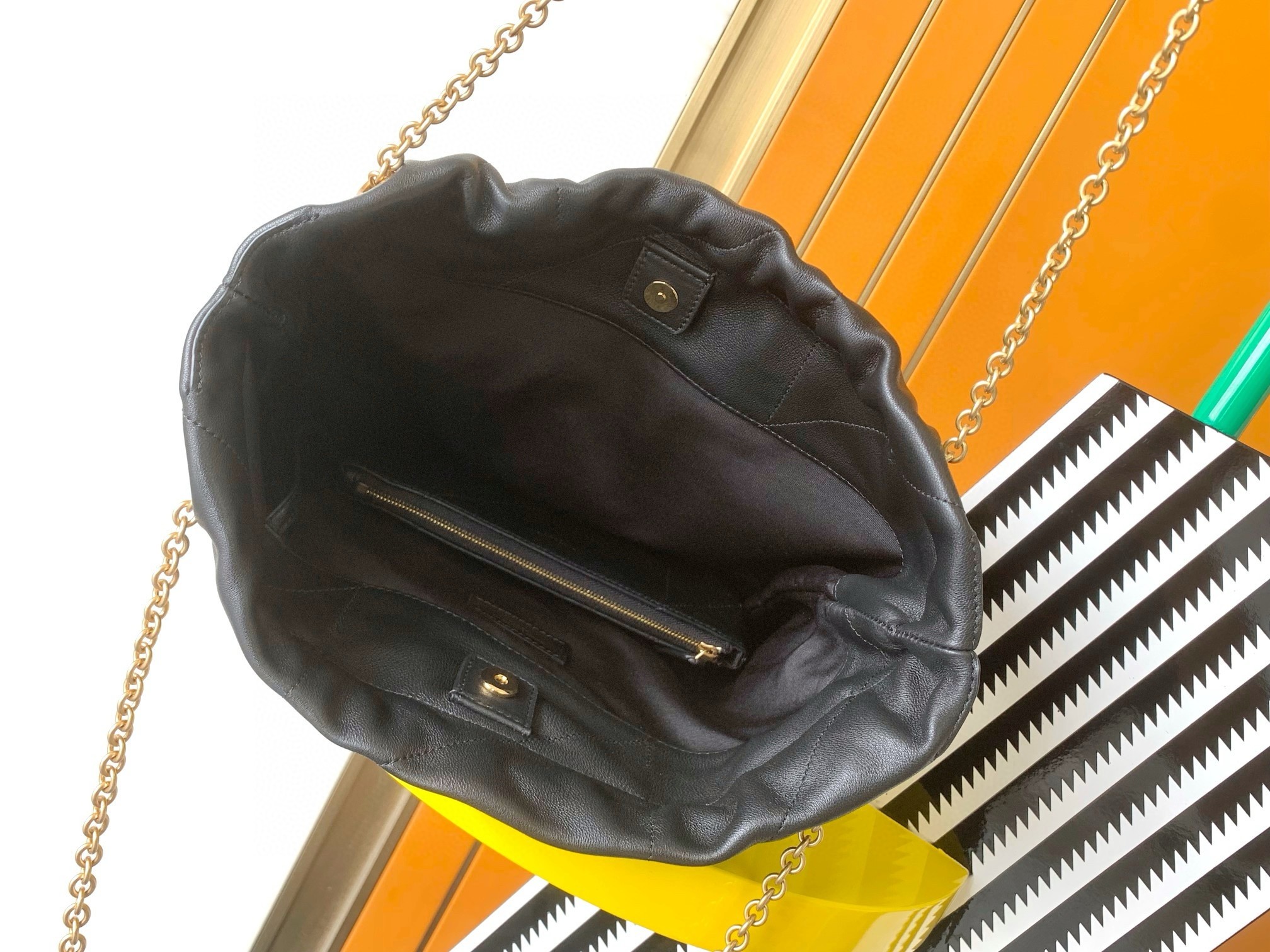 Sa**t Lau*nt jamie 4.3 pochon bag in black lambskin
