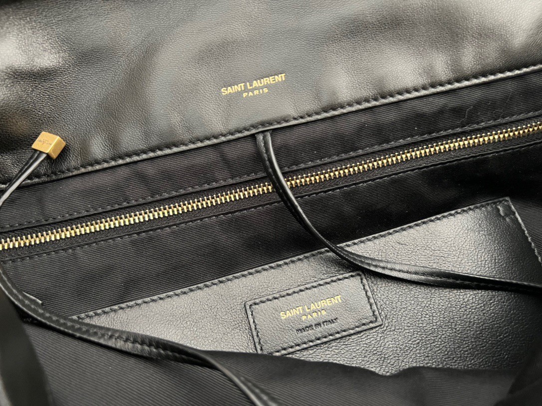 Sa**t Lau*nt jamie 4.3 shoulder bag in black lambskin