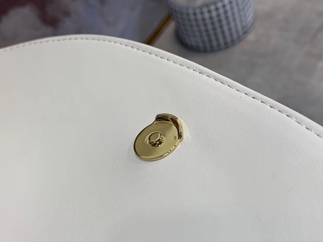 Sa**t Lau*nt joan satchel bag in white quilted leather