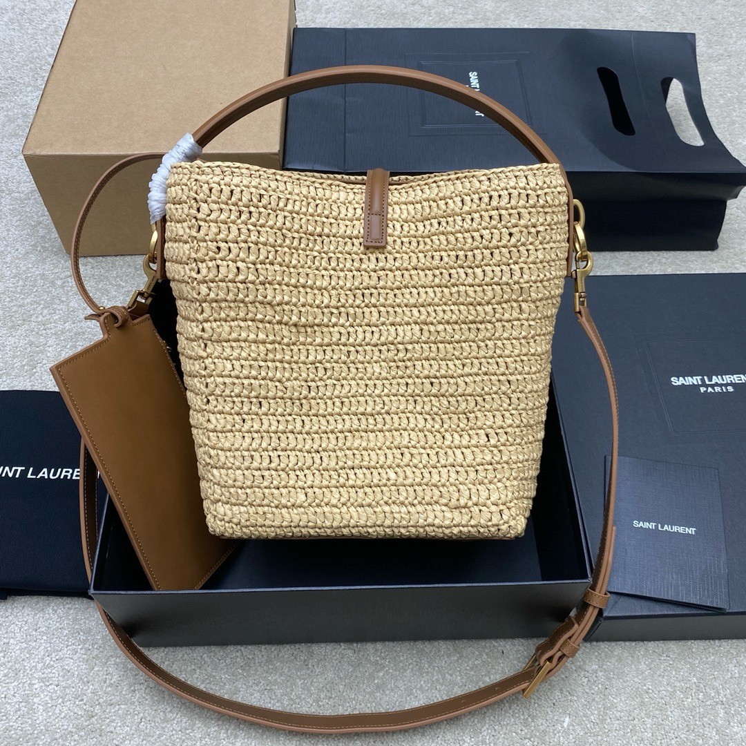 Sa**t Lau*nt le 37 bucket bag in natural woven raffia