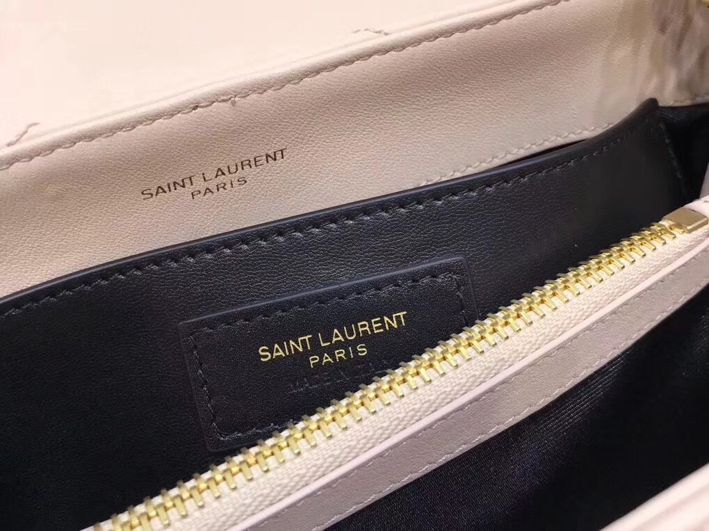 Sa**t Lau*nt loulou small bag in beige matelasse leather