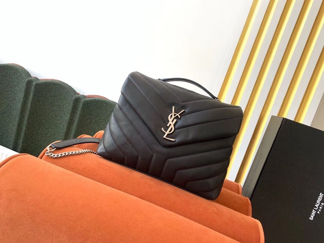 Sa**t Lau*nt loulou small bag in noir matelasse leather