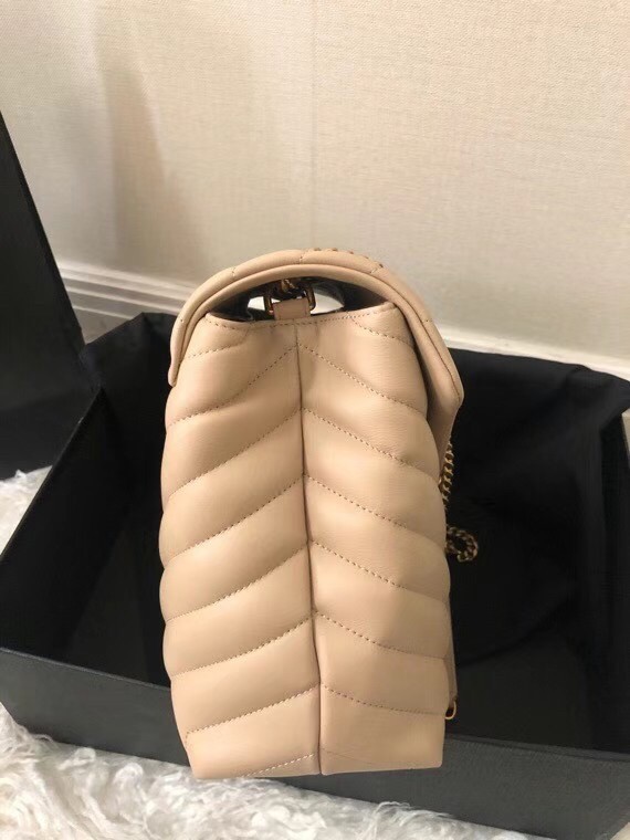 Sa**t Lau*nt loulou medium bag in beige matelasse leather