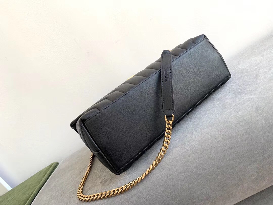 Sa**t Lau*nt loulou medium bag in black matelasse leather