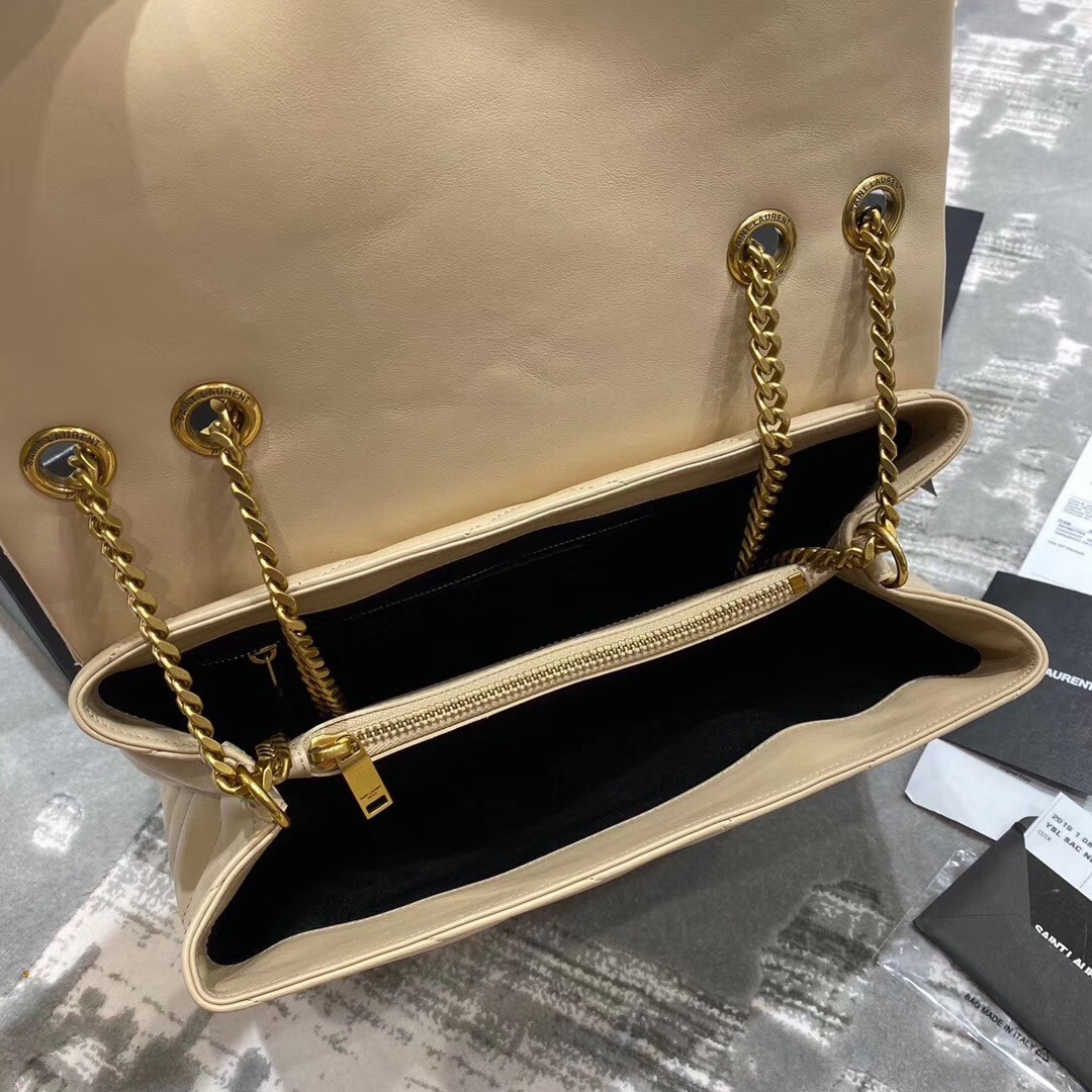 Sa**t Lau*nt loulou medium bag in powder matelasse leather