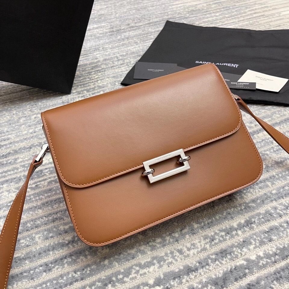 Sa**t Lau*nt le pave bag in camel calfskin