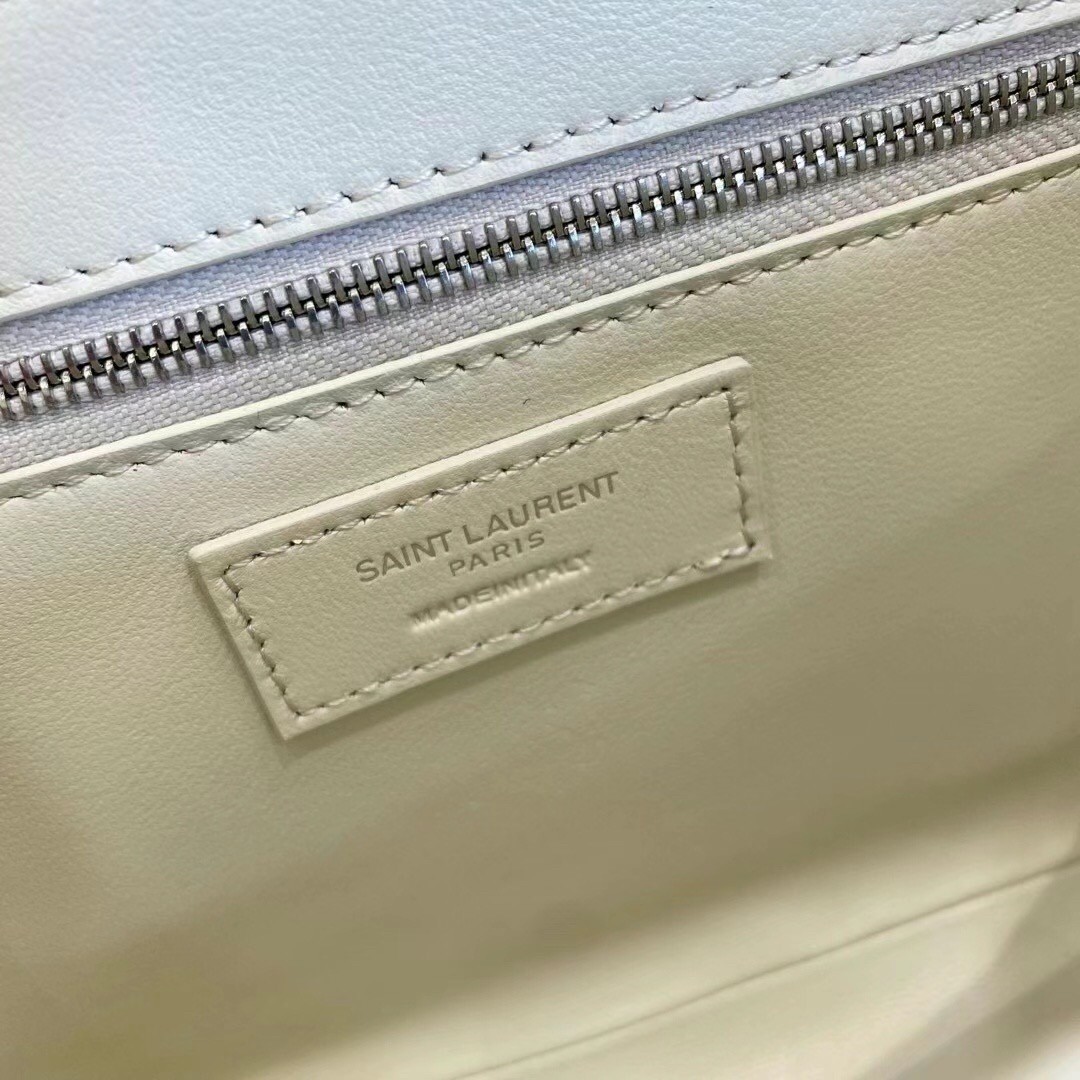 Sa**t Lau*nt le pave bag in white calfskin