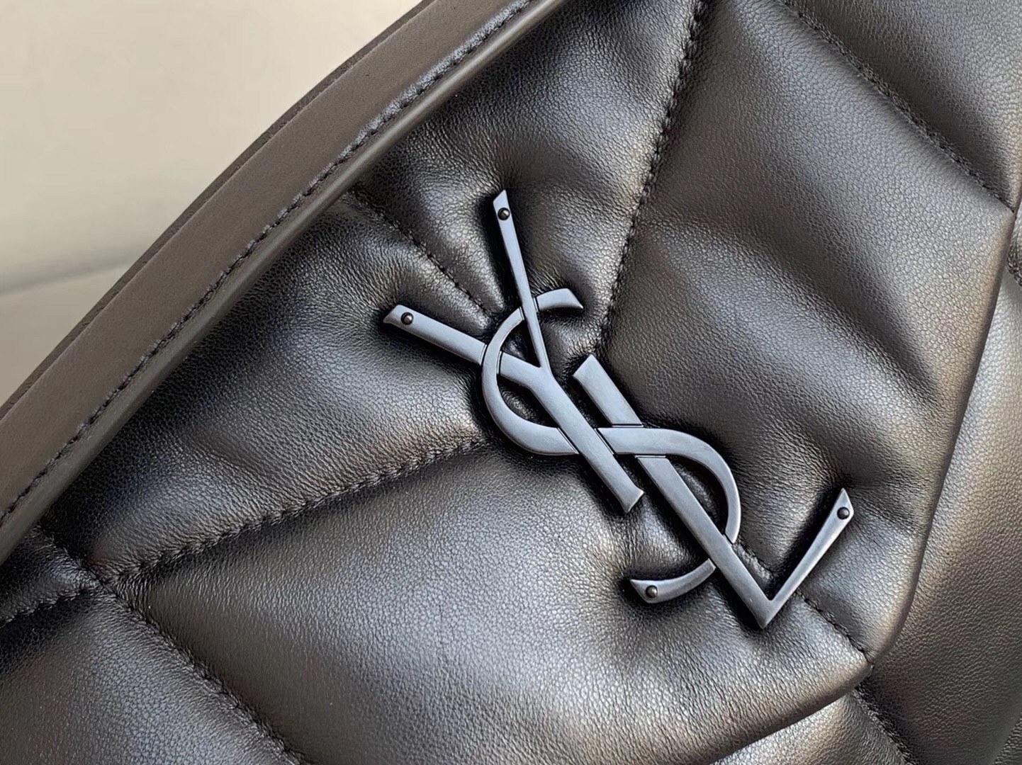 Sa**t Lau*nt so black loulou puffer small bag