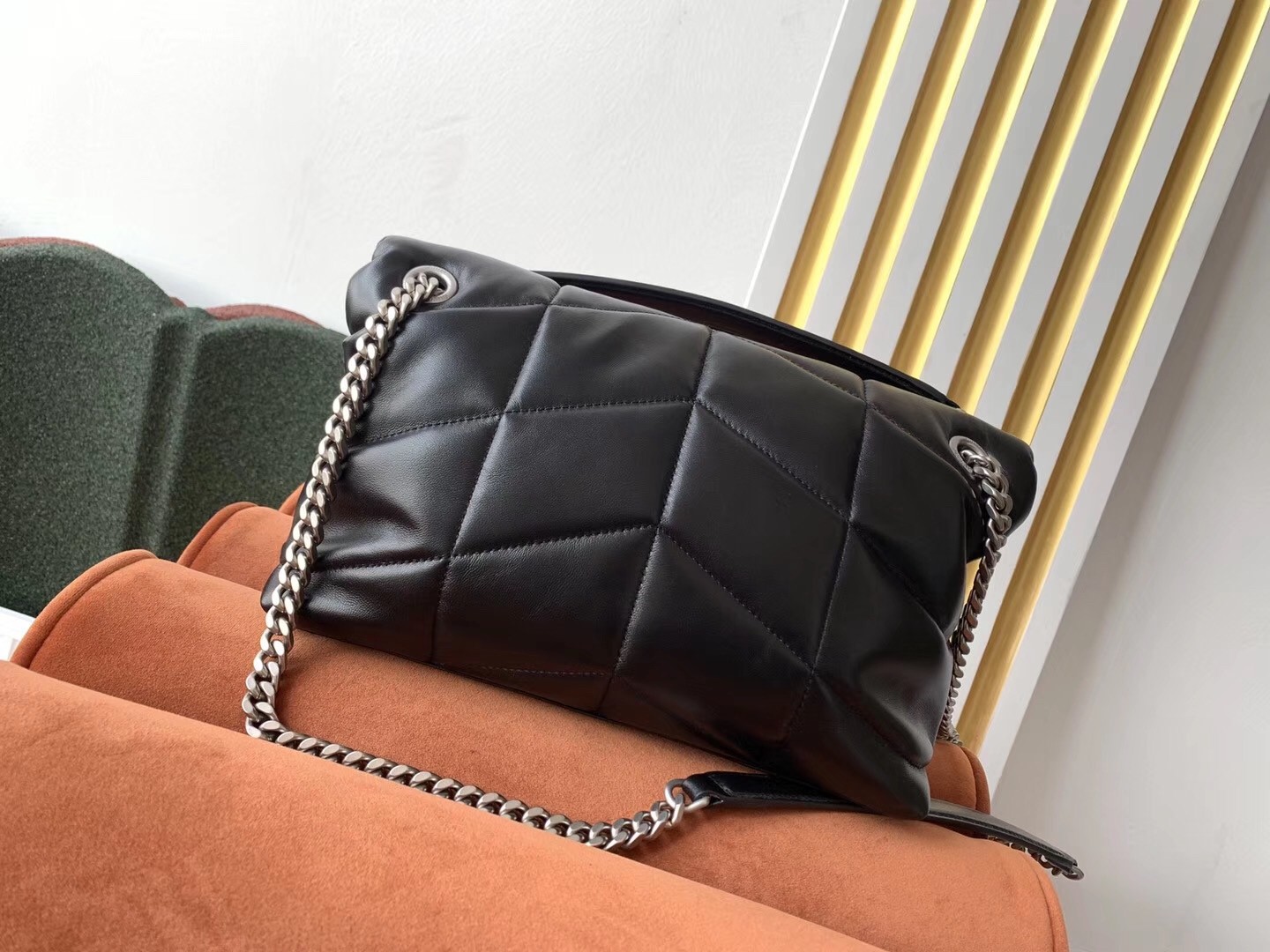Sa**t Lau*nt loulou puffer small bag in black lambskin