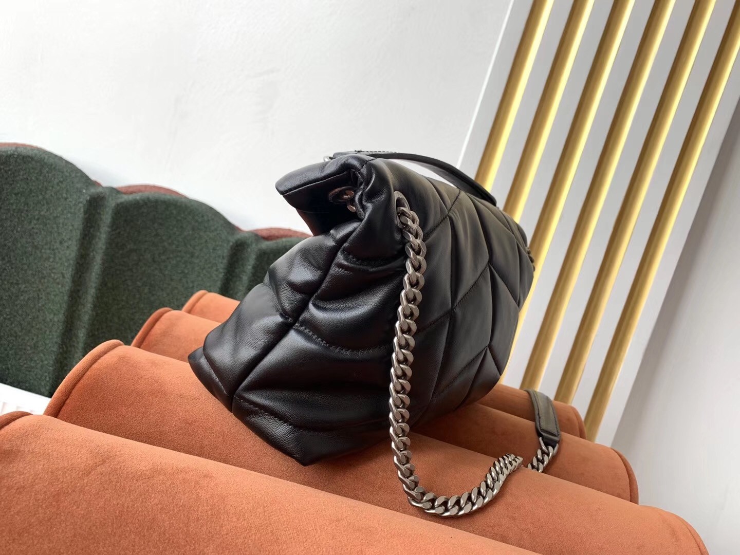Sa**t Lau*nt loulou puffer small bag in black lambskin