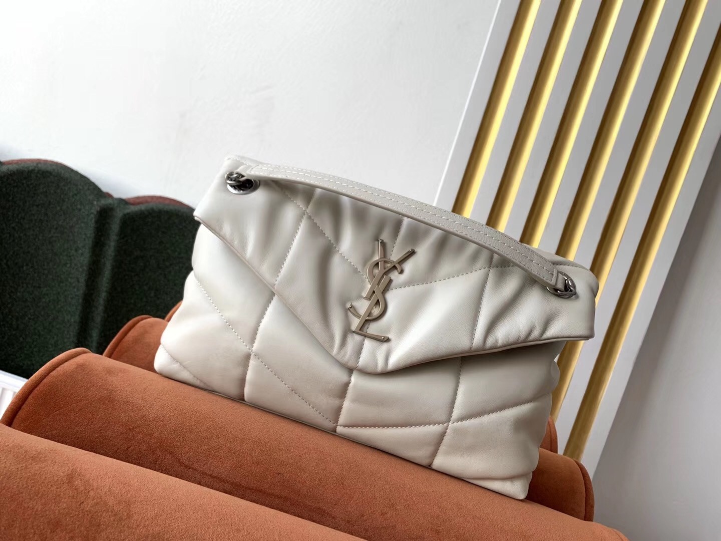 Sa**t Lau*nt loulou puffer small bag in white lambskin