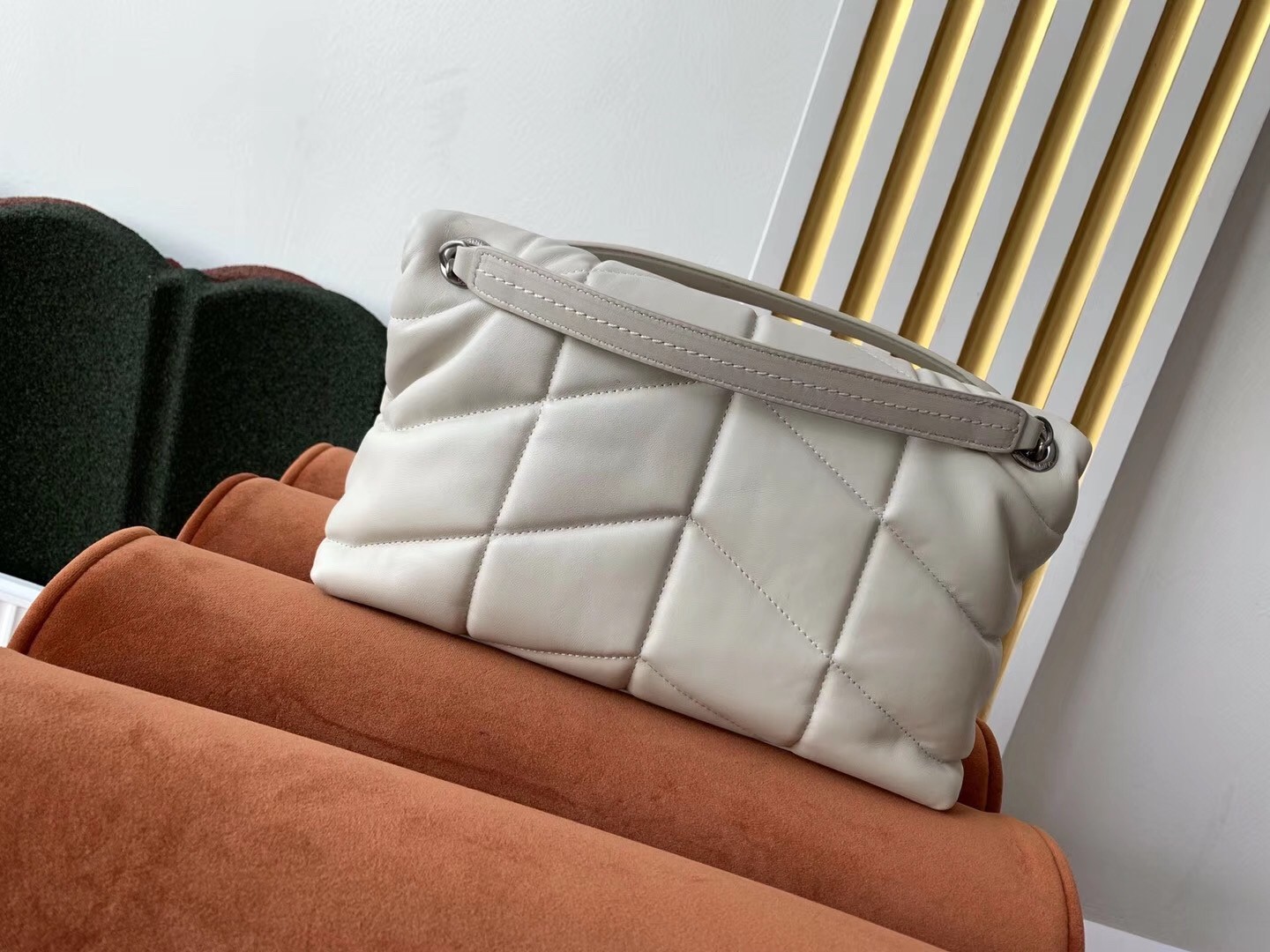 Sa**t Lau*nt loulou puffer small bag in white lambskin