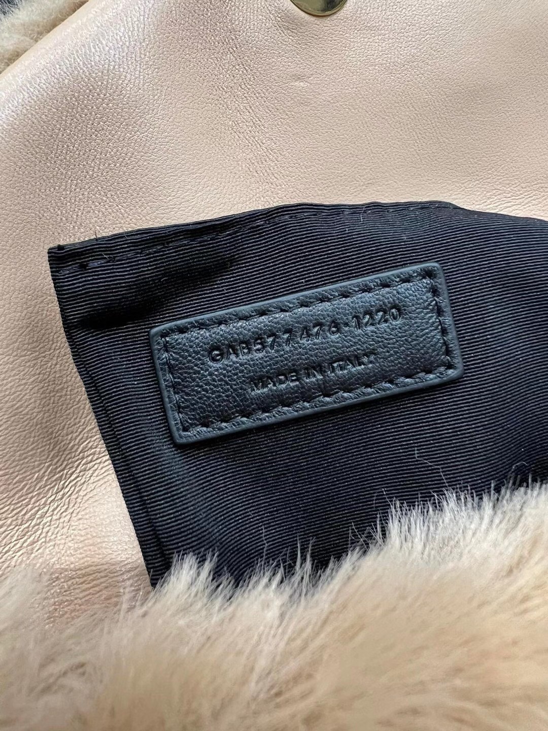 Sa**t Lau*nt loulou small bag in beige shearling