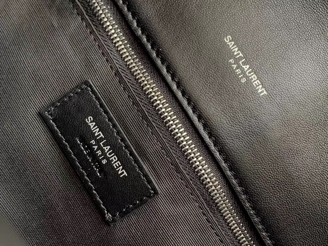 Sa**t Lau*nt loulou puffer medium bag in black lambskin
