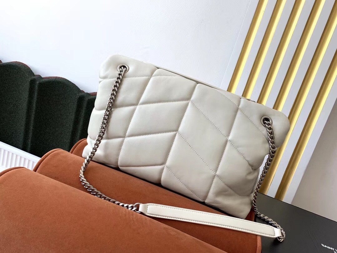 Sa**t Lau*nt loulou puffer medium bag in white lambskin