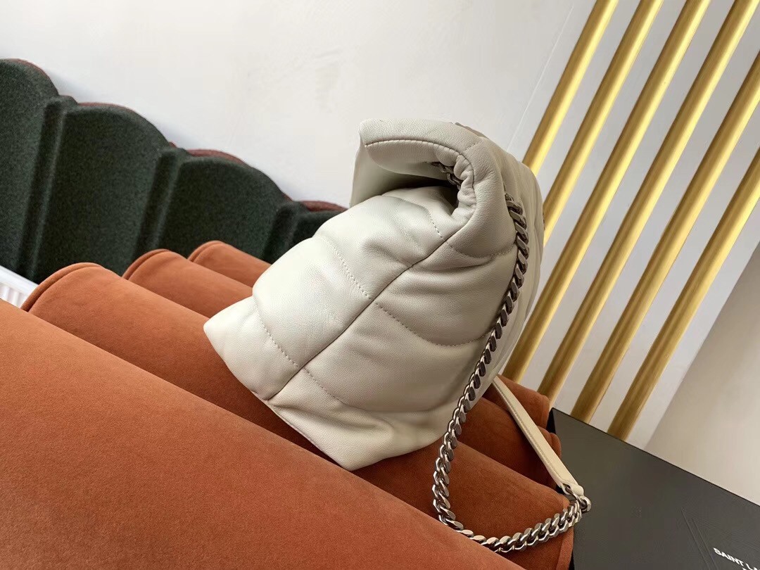 Sa**t Lau*nt loulou puffer medium bag in white lambskin