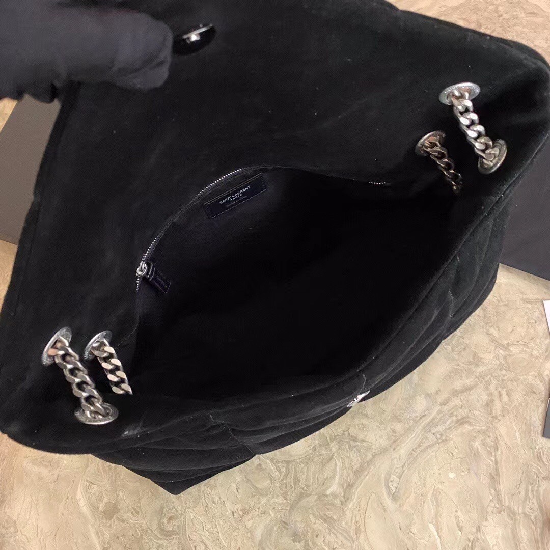 Sa**t Lau*nt loulou puffer medium bag in black suede
