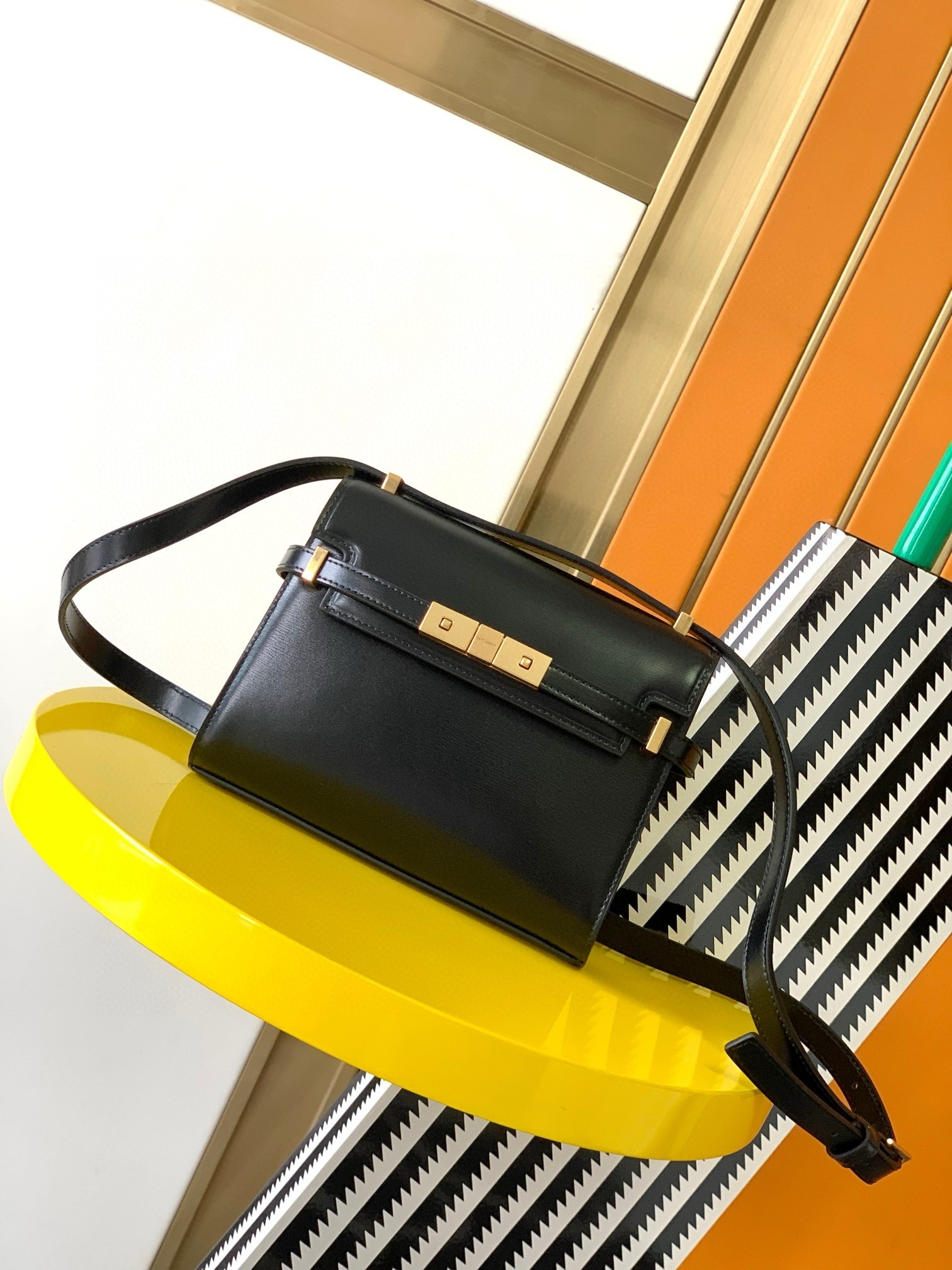 Sa**t Lau*nt manhattan mini shoulder bag in black calfskin