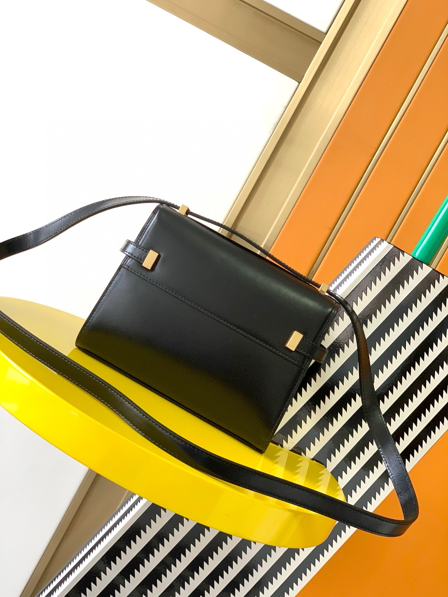 Sa**t Lau*nt manhattan mini shoulder bag in black calfskin