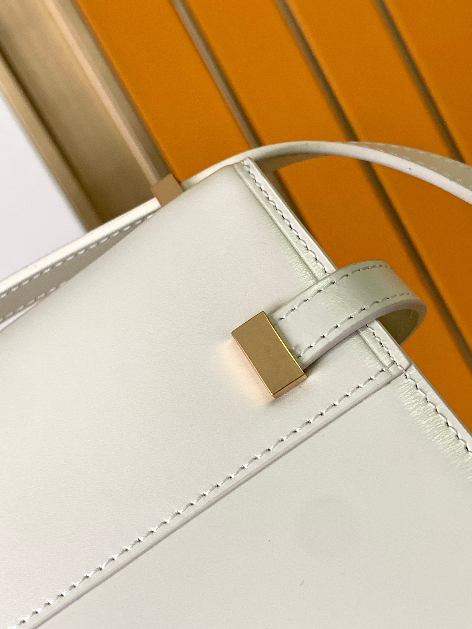 Sa**t Lau*nt manhattan mini shoulder bag in white calfskin