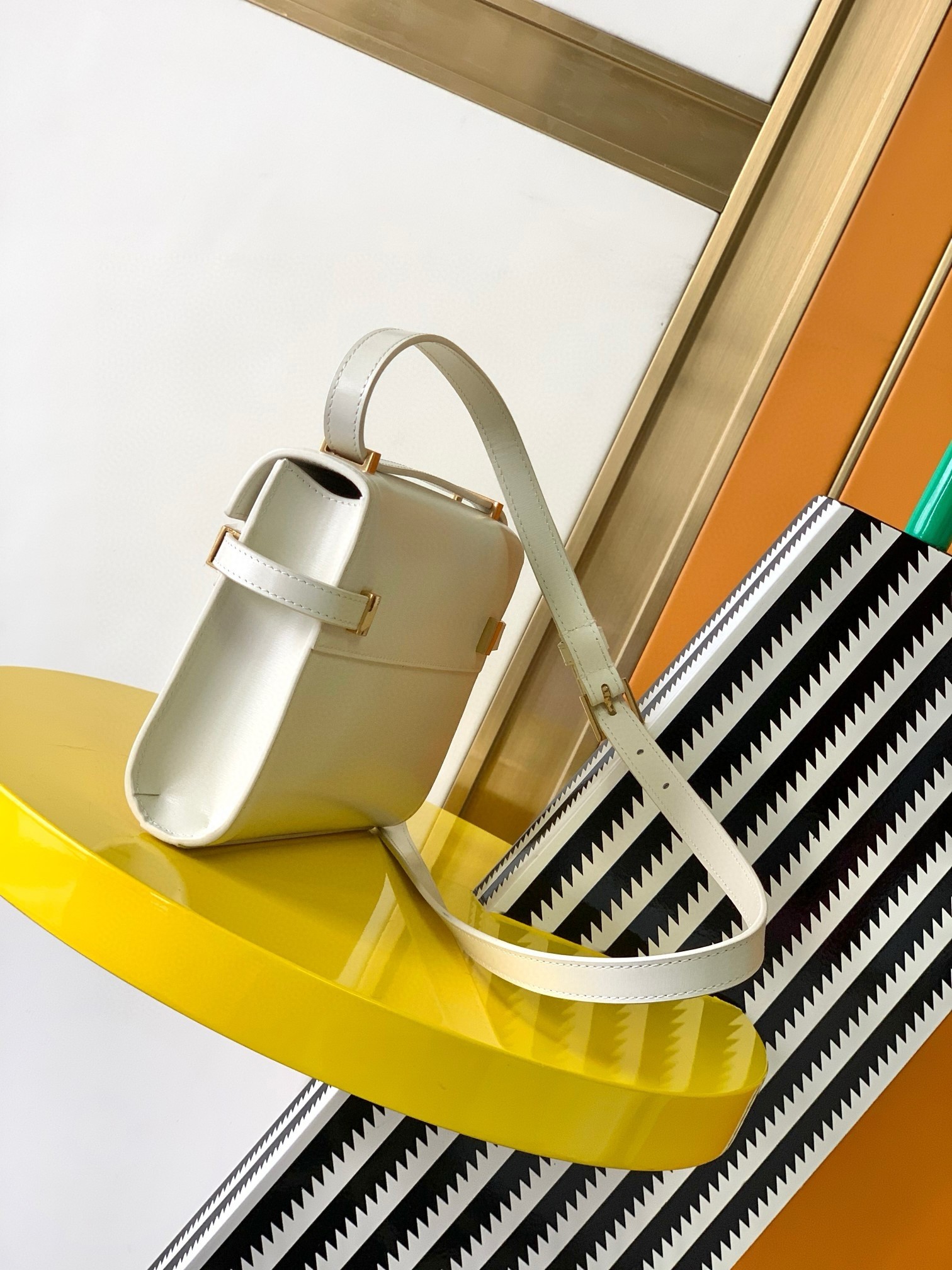 Sa**t Lau*nt manhattan mini shoulder bag in white calfskin