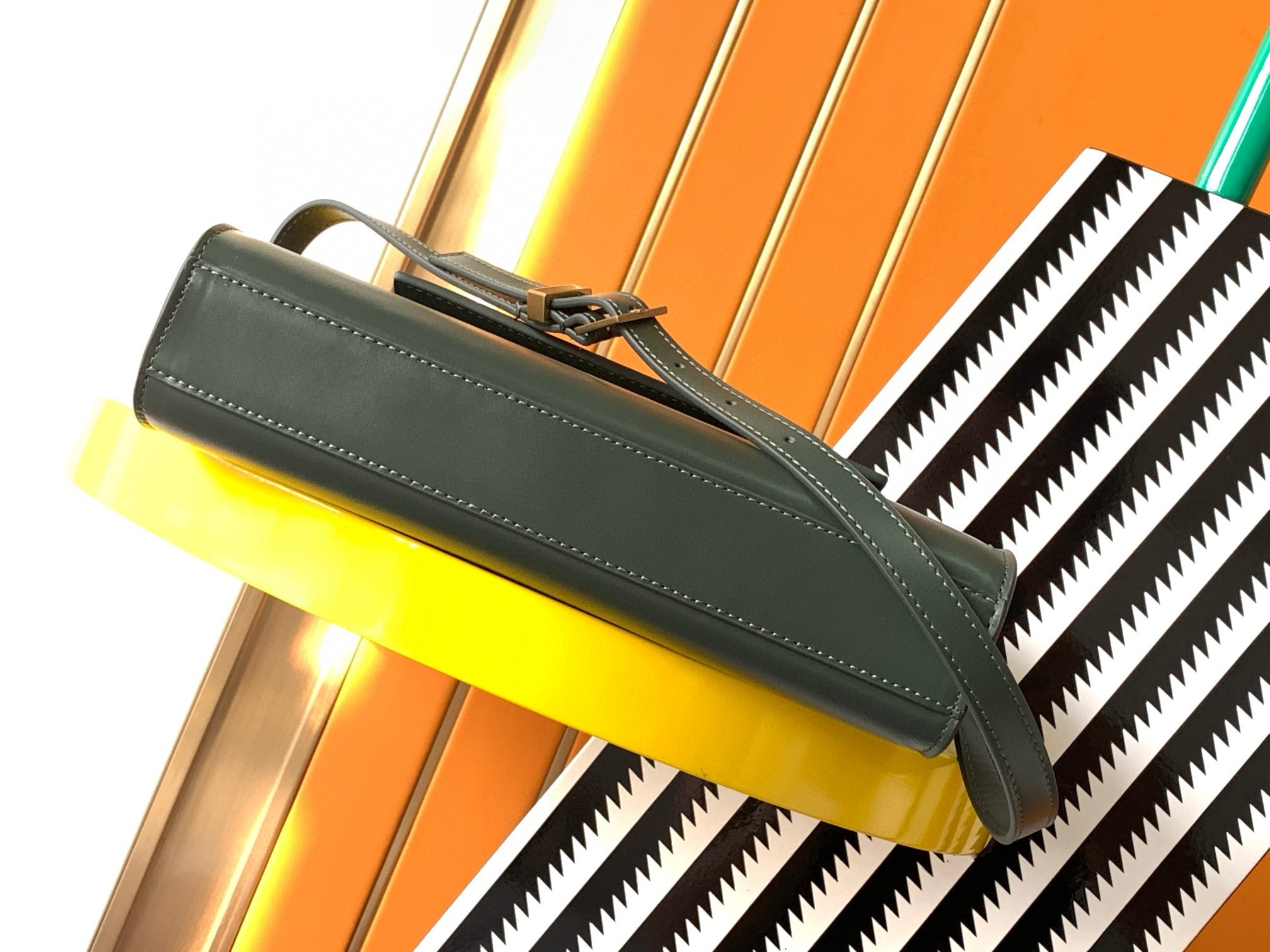 Sa**t Lau*nt manhattan small shoulder bag in green calfskin
