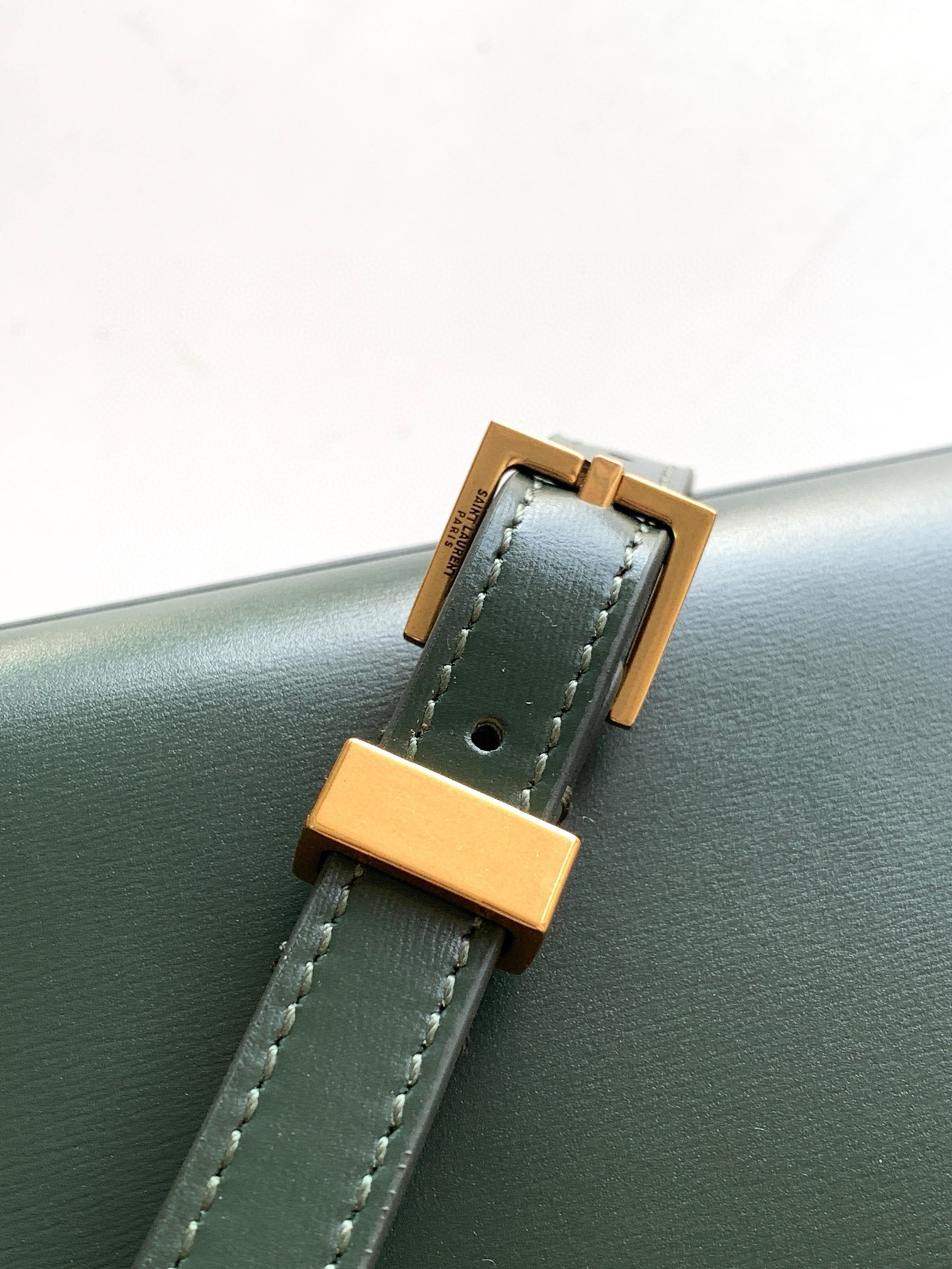 Sa**t Lau*nt manhattan small shoulder bag in green calfskin
