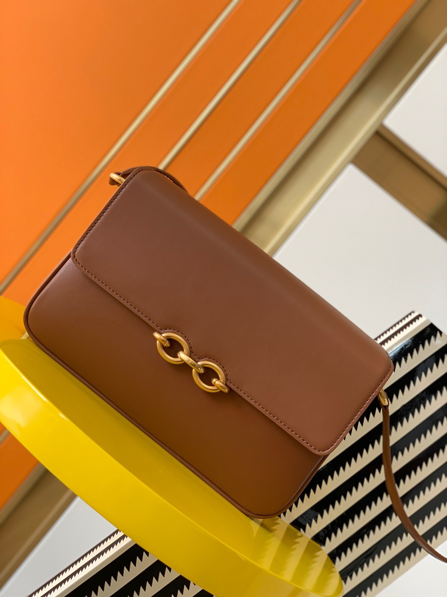 Sa**t Lau*nt le maillon bag in brown calfskin