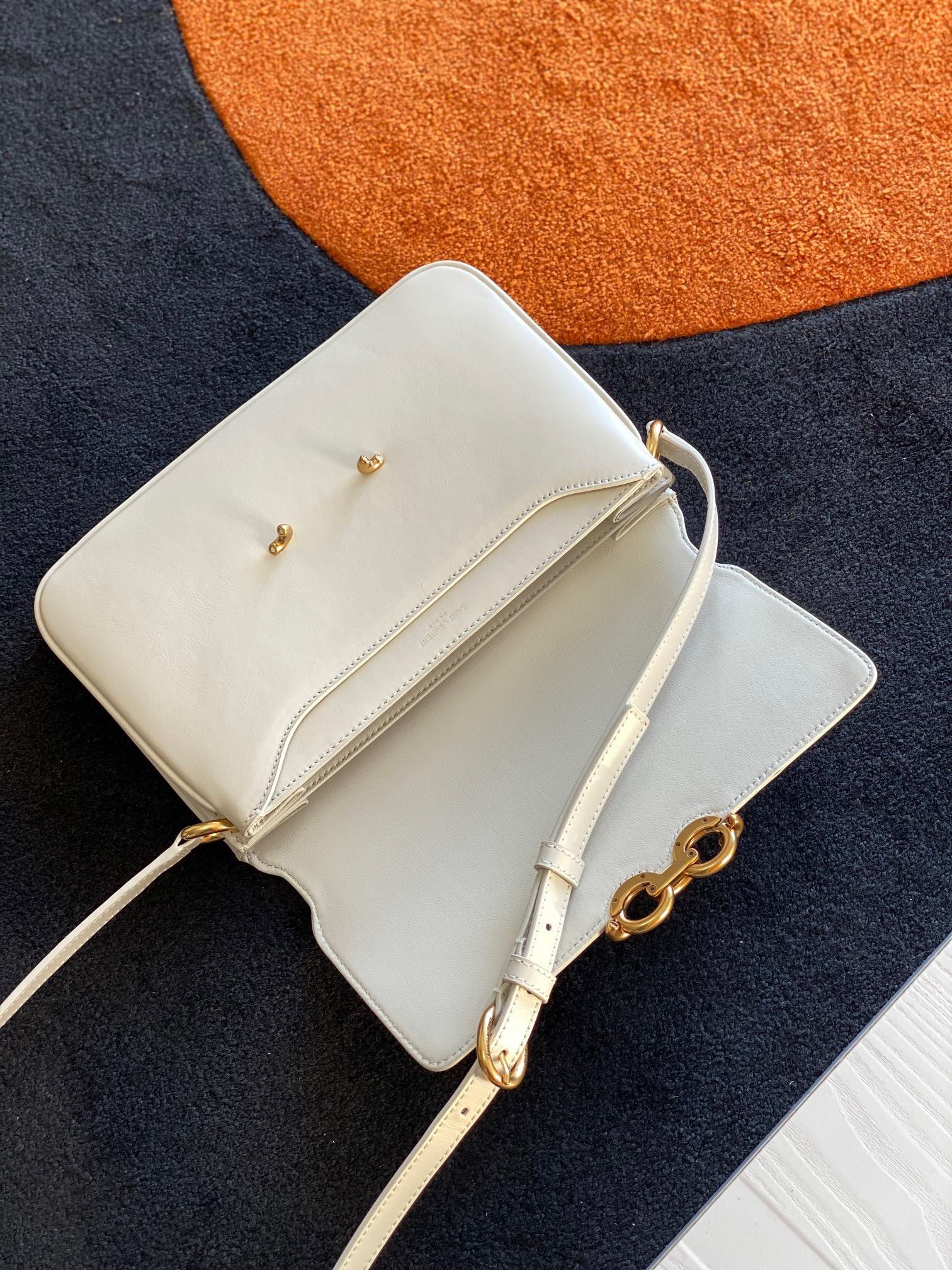 Sa**t Lau*nt le maillon bag in white calfskin