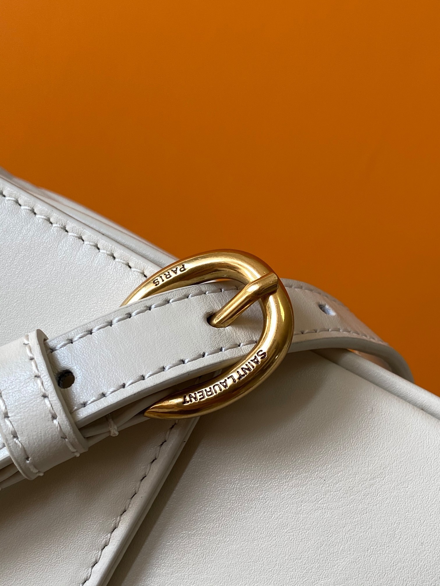 Sa**t Lau*nt le maillon bag in white calfskin