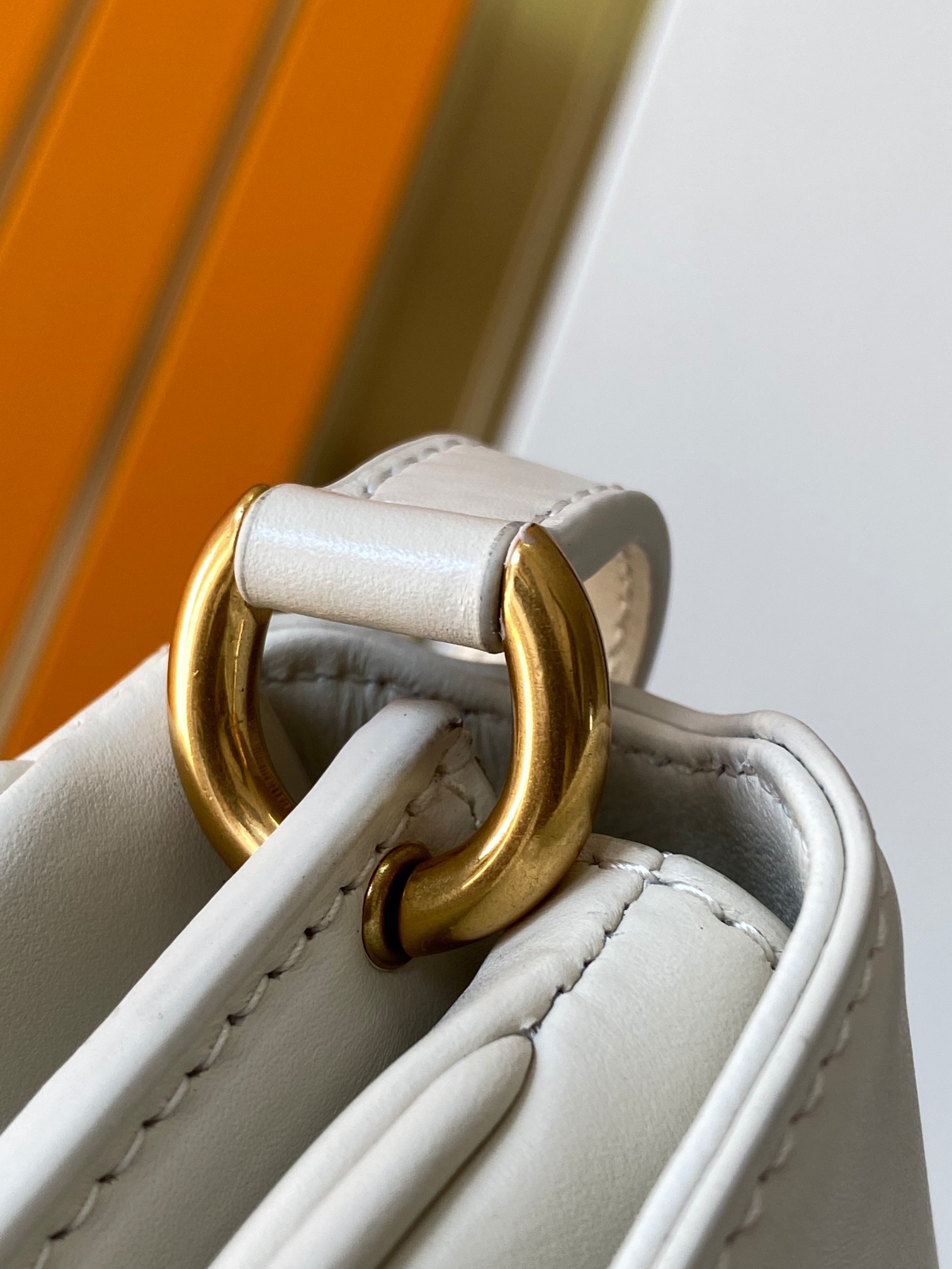Sa**t Lau*nt le maillon bag in white calfskin