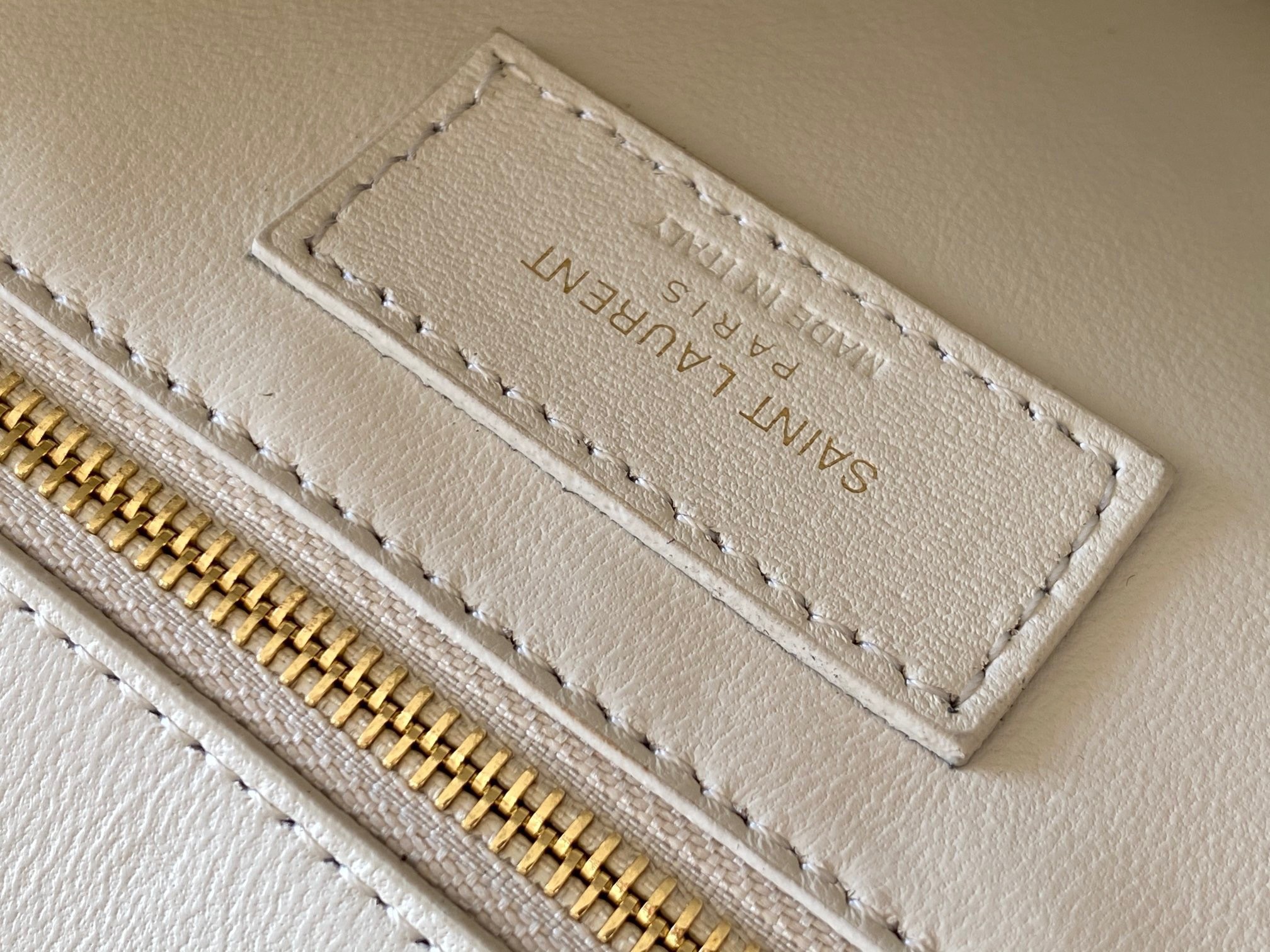 Sa**t Lau*nt le maillon bag in white calfskin