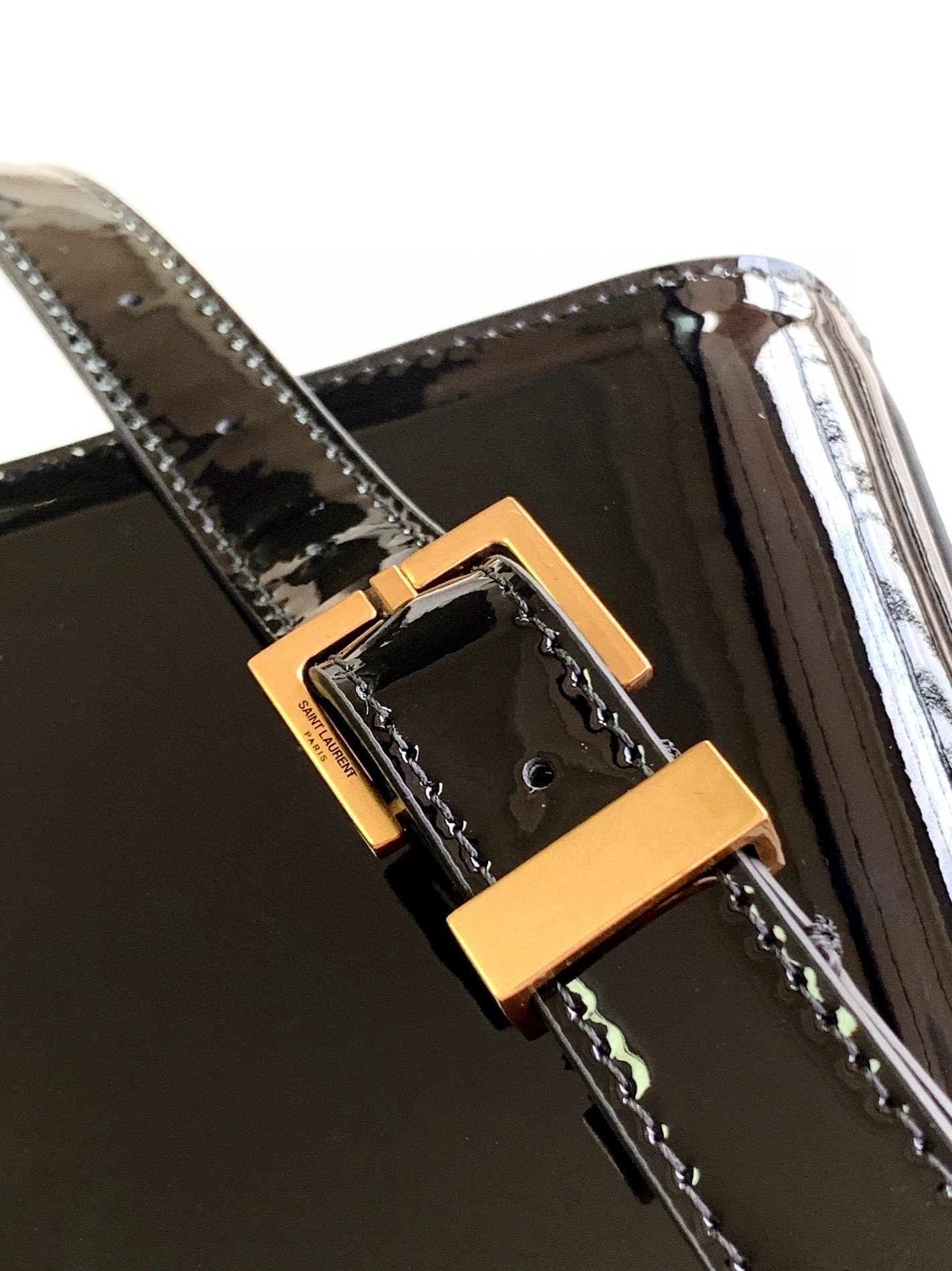 Sa**t Lau*nt manhattan small shoulder bag in black patent calfskin
