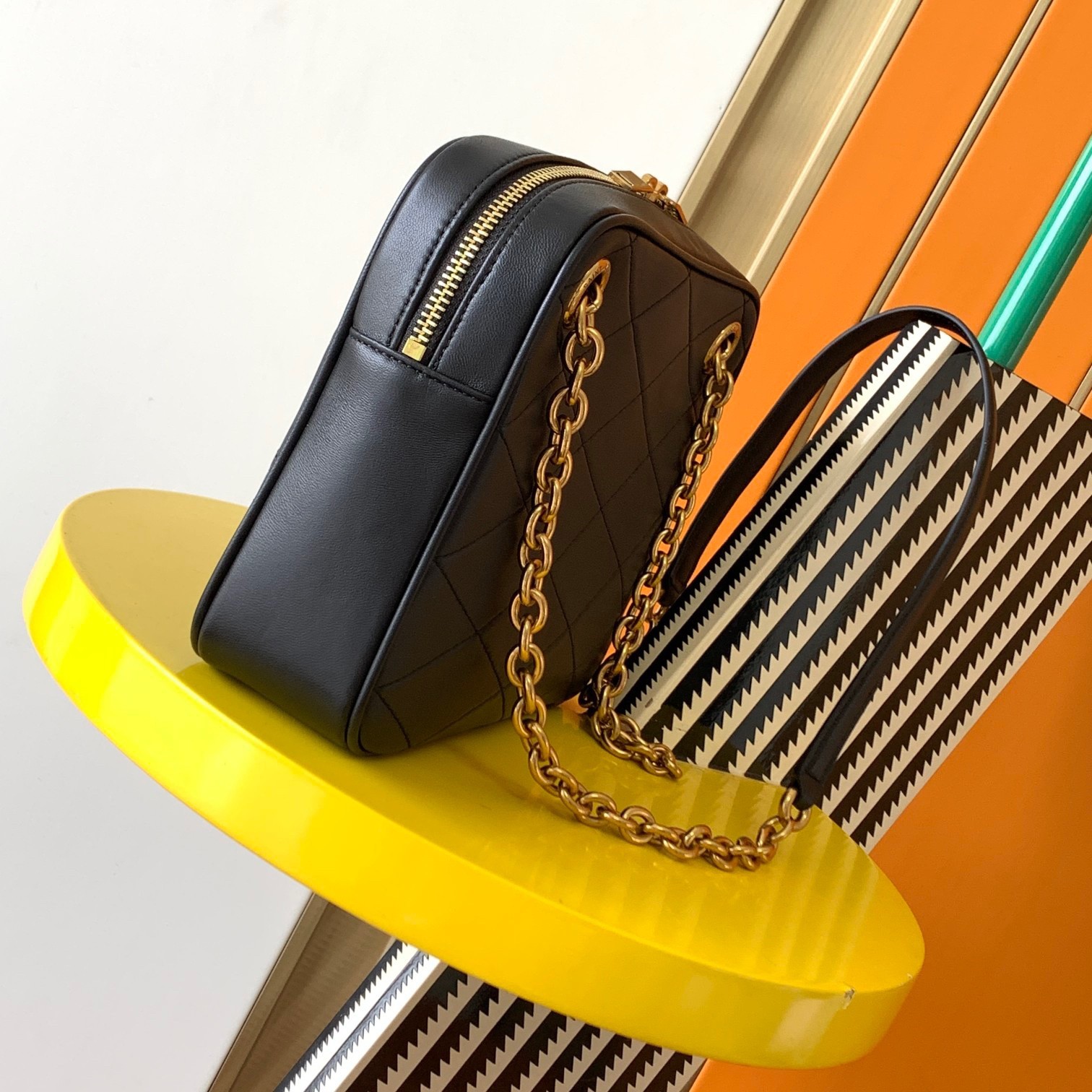 Sa**t Lau*nt le maillon small chain bag in black lambskin
